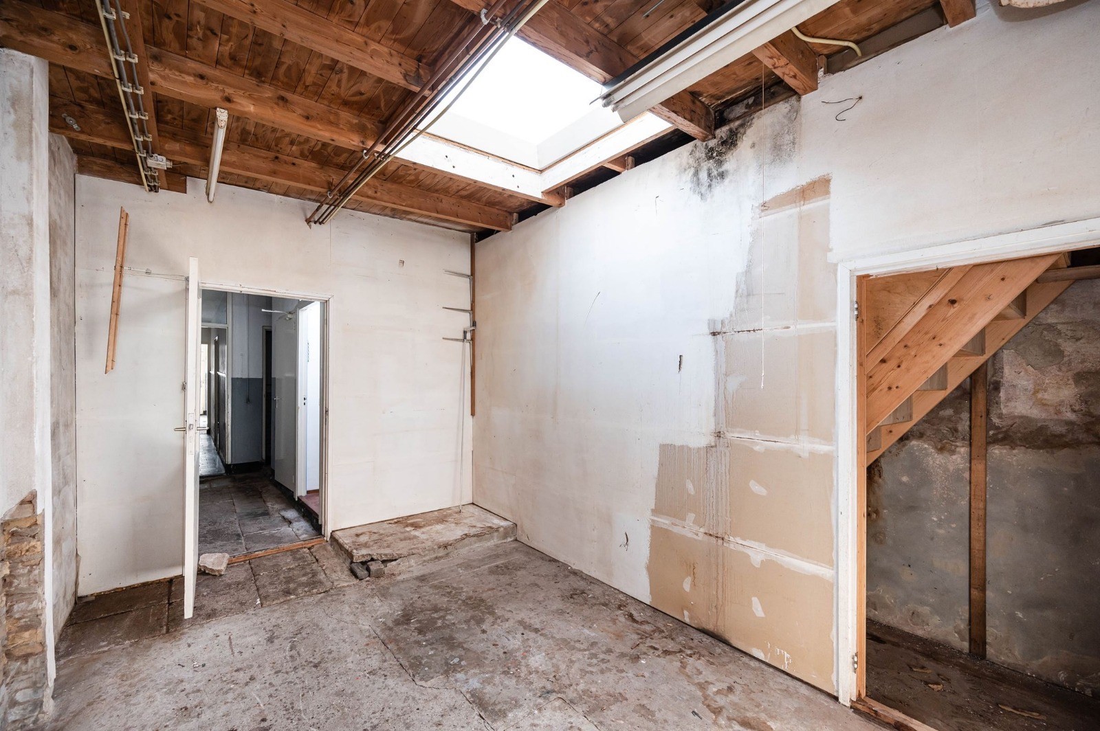 Complete woningrenovatie — before