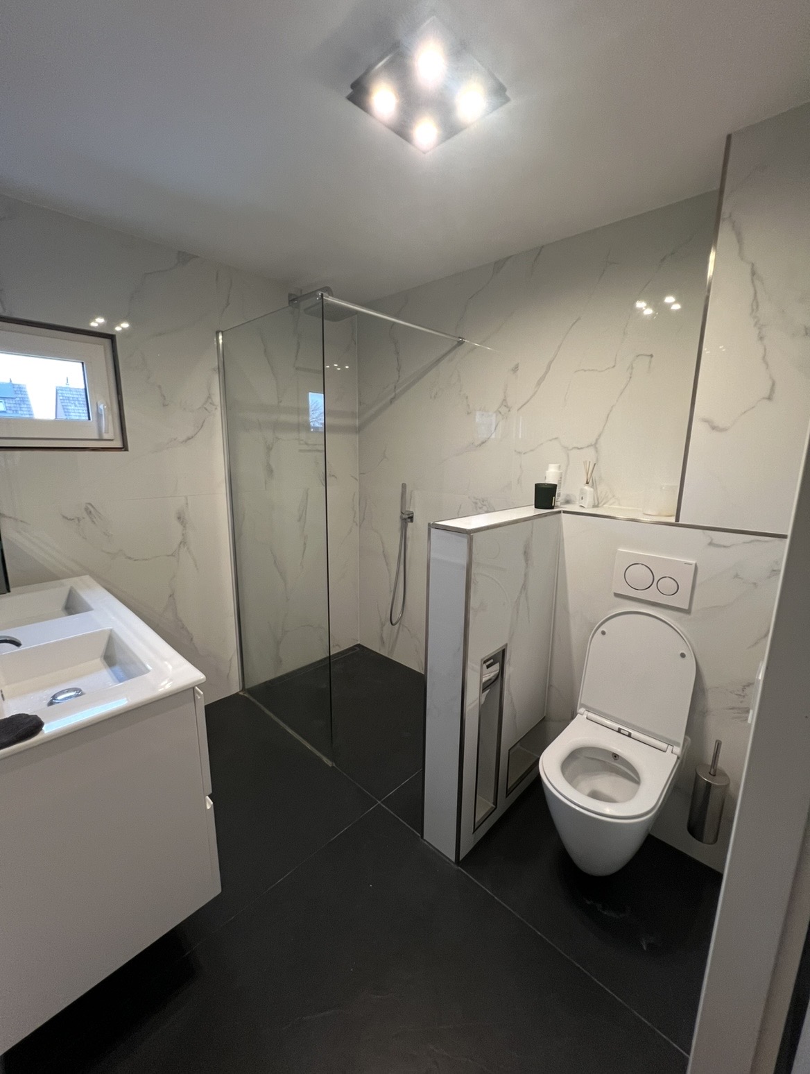 Badkamers, Keukens & Toiletten